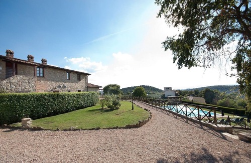 Gualdo Cattaneo Apartamento | Tenuta di Forte Sorgnano | Farmhouse with pool