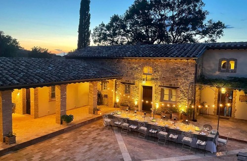 Teverina di Cortona Villa | TENUTA SOSPESA Villa exclusiva cerca de la Toscana con piscina y cine privado