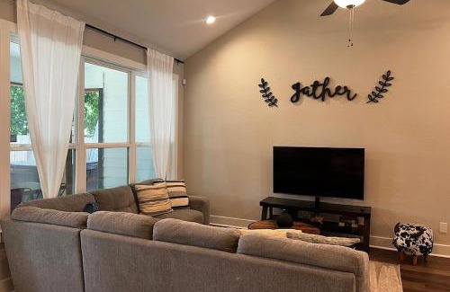 New Braunfels Casa | Tequila Mockingbird & Mint Julep