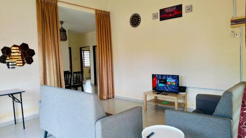 Kampung Bukit Rangin Casa | Teratak Anies Semi-D Bypass Homestay Kuantan