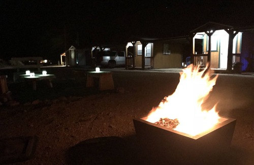Study Butte-Terlingua Alquiler De RV | Terlingua Nights Cabins