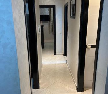 Hay Al Qoriaa Apartamento | Terminal 3
