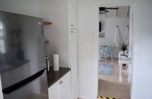 Forest Hills Cabaña | Termino Beach House Retreat with Hot Tub and Garden