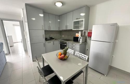 Angra do Heroismo Apartamento | Terraço e vista deslumbrante no centro de Angra
