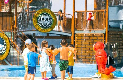 Gastria Apartamento | Terra Apartments in Caesar Blue Resort, Fixed Lunch till 3pm, Gym, Heated pool, Sauna, Kids club