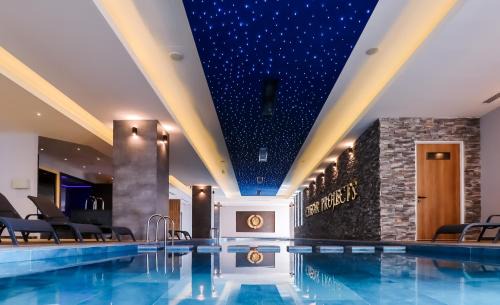 Gastria Apartamento | Terra Apartments in Caesar Blue Resort, Fixed Lunch till 3pm, Gym, Heated pool, Sauna, Kids club