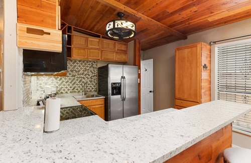 Northeast Heights Casa | Terra Cotta, 1QN, 1 Futon, near I-25/I-40