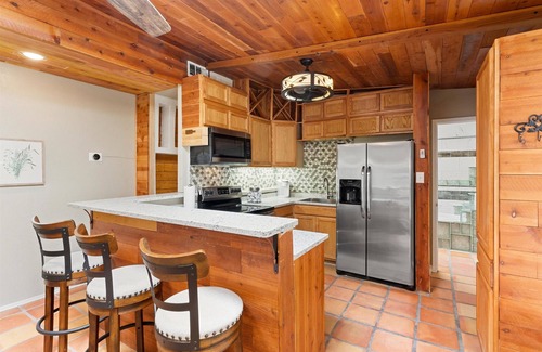 Northeast Heights Casa | Terra Cotta, 1QN, 1 Futon, near I-25/I-40