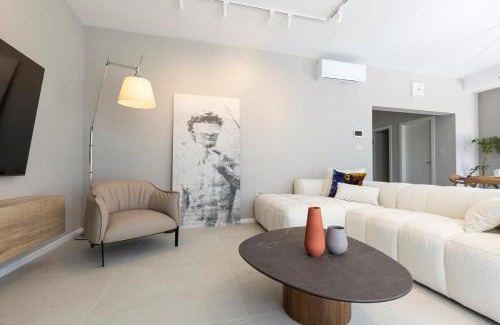 Zrnovnica Villa | Terra House Luxury Living Between Mountain & Sea