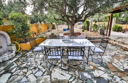 Kropia Casa | TERRA Paradiso w/ basketball court