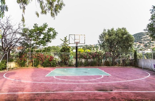 Kropia Casa | TERRA Paradiso w/ basketball court