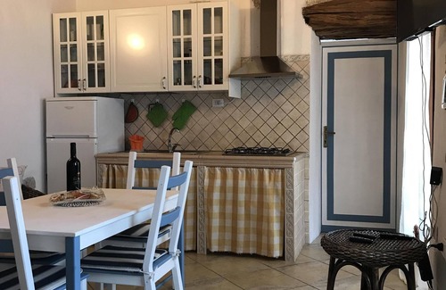 Onifai Apartamento | Apartamento de dos habitaciones "Terra", en el Golfo de Orosei, en una típica casa sarda con jardín.