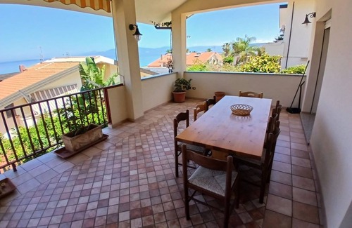 Pizzo Apartamento | Terrace and Sea View (PIEDIGROTTA TERRACE)
