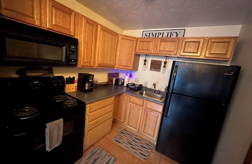 Sylvan Shores Cabina | Terrace - lakefront, hot tub, full kitchen, BBQ, screened in porch, two patios.