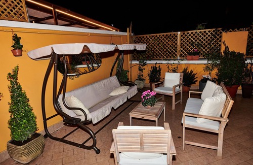 Tuscolano Apartamento | Terrace - meospiti penthouse - penthouse with large equipped terrace