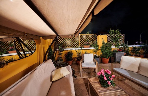 Tuscolano Apartamento | Terrace - meospiti penthouse - penthouse with large equipped terrace