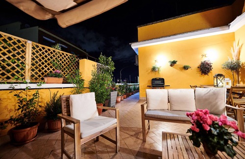 Tuscolano Apartamento | Terrace - meospiti penthouse - penthouse with large equipped terrace