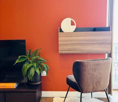 Le Pharo Apartamento | Terracotta 7 Quiet and Private Parking