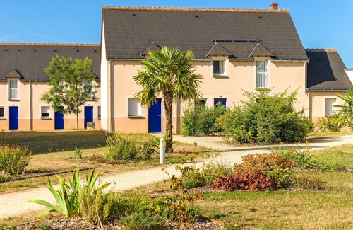 Azay-le-Rideau Casa | Maison ensoleillée et rustique avec terrasse / balcon + Accès piscine!