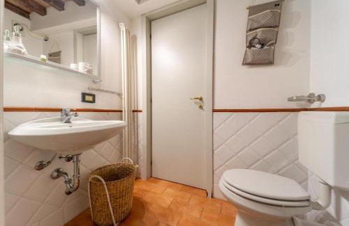 Parma City Centre Apartamento | Terrazza Incantevole - Relax nel Cuore di Parma