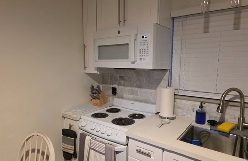 Thousand Oaks Casa | Terrific 2-bedroom house with AC in Thousand Oaks