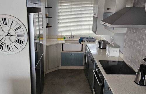 Ballito Apartamento | Terrific 3 bedroom apartment in Dolphin Coast with AC WiFi and 2 Full bathrooms