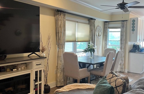 Greenville Casa | Terrific 3-bedroom house 20 mins away from NYC