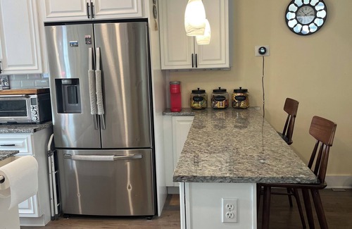 Greenville Casa | Terrific 3-bedroom house 20 mins away from NYC