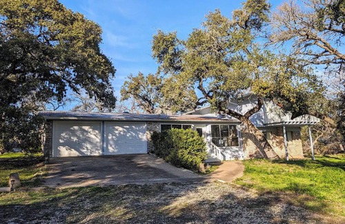 Austin Casa | Terrific 5-bedroom Hill Country Retreat in Austin