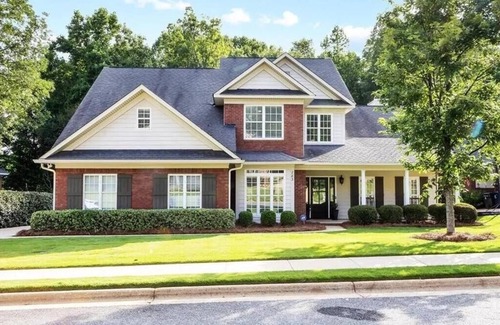 Grove Hill Casa | Terrific 5-bedroom home in Auburn, close to campus!