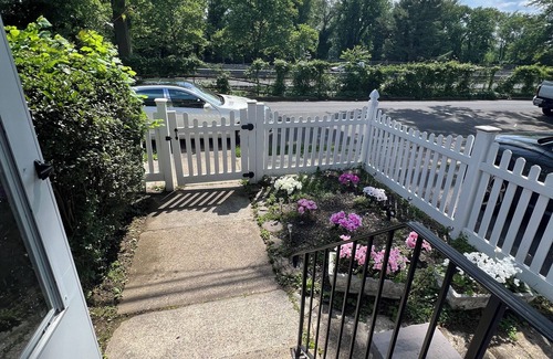 Trenton Casa | Terrific 6-bedroom house with AC in Trenton