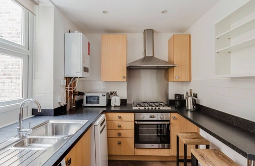 Addison Apartamento | Terrific Kensington 1BR, 2 min to Tube, near Shops & Park, by Blueground
