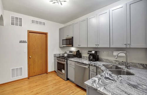 Naperville Casa | Terrific Naper Townhouse 3beds/2.5 baths