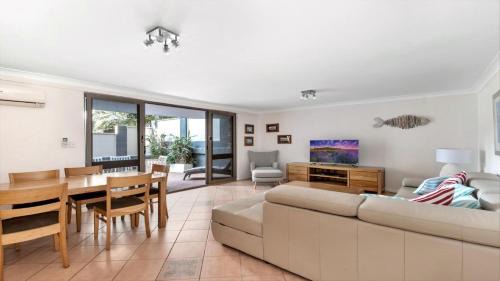 Terrigal Casa | Terrigal Tranquility Pool In Complex, In The Heart Of Terrigal
