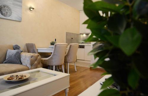 Novi Sad Apartamento | Tesla 70 Apartment with secure parking In the garage