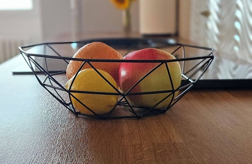 Odzaci Apartamento | TESLA City-View Apartment with Free Parking, Fruits, Coffee & Wi-Fi
