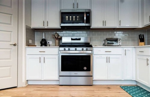 Austin Casa | Tesla Luxe Retreat: Sleeps 10