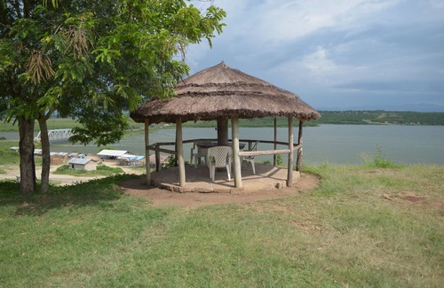 Kasese Casa | TESMBO SAFARI LODGEqueen parque nacional elizabeth
