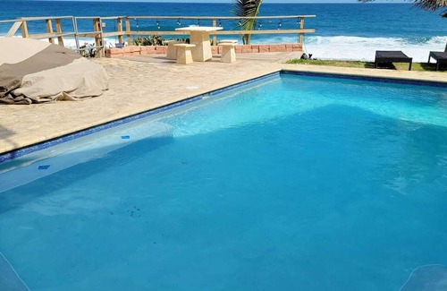 Hatillo Villa | Tesoro del Mar Impresionante villa frente a la playa