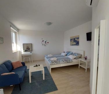 Brkac Casa | Teta San