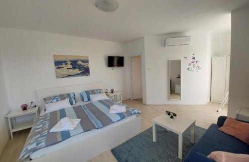 Brkac Casa | Teta San