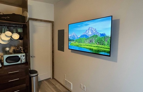 Leigh Creek Estates Casa | Teton View Studio - Hidden Gem Near Yellowstone