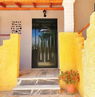 Agios Matthaios Apartamento | TETRAKTYS ESTATE beachside ΥΔΩΡ with big garden