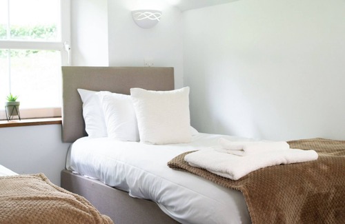 Hawick Hotel | Teviotside Travel Inn - Hawick - Room 6 - double / twin