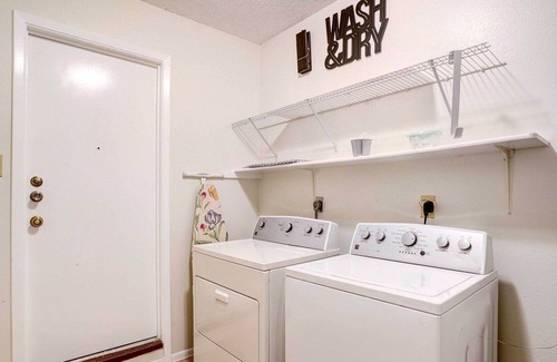 Universal City Casa | Texas Getaway ~ 17 Mi to Dtwn San Antonio!