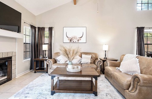 League City Casa | Texas inspired townhome near the heart of League City.