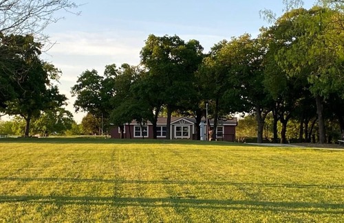 Pilot Point Casa | Ranch House en 10 acres al lado del lago Ray Roberts!