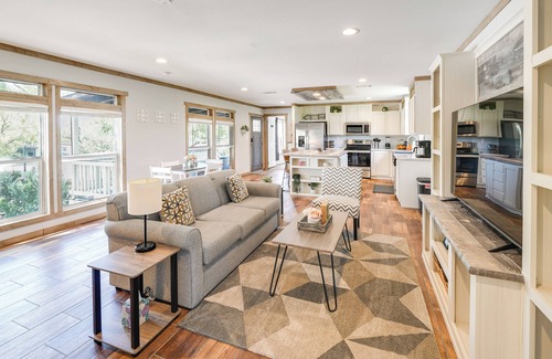 Yancey Casa | Texas Ranch Retreat: Swim On-Site