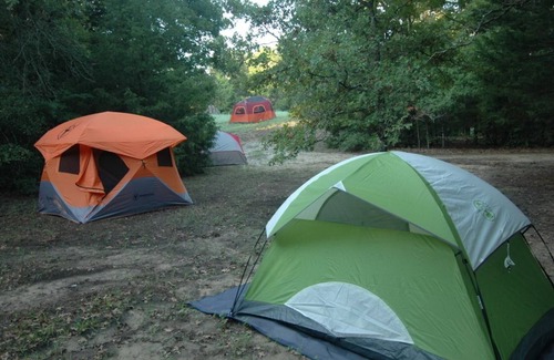 Elmo Alquiler De RV | Texas Safari Camp-Family Friendly Tent Sites w/ Fishing,Paddling,Swimming&Hiking