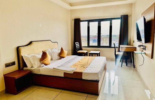 Mundra Hotel | TGR Hotel